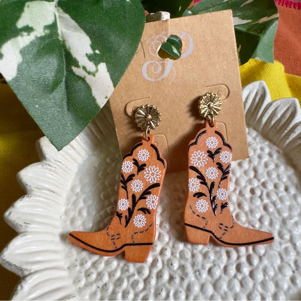 Plunder Tan and Gold Western Boot Earrings